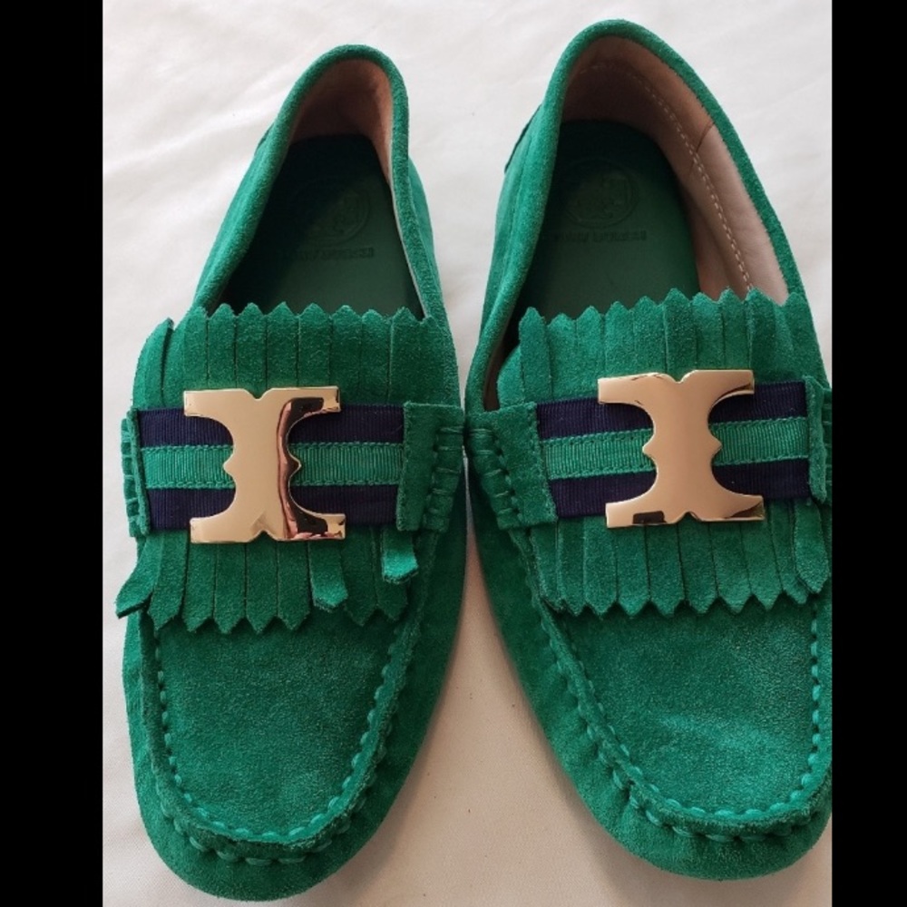 Tory Burch Green Leather Loafers. Size 5.